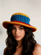 Tığ İşi Bucket Şapka — Model Üzerinde