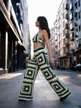 Tığ İşi İkili Takım — yürüyüş lookbook çekimi